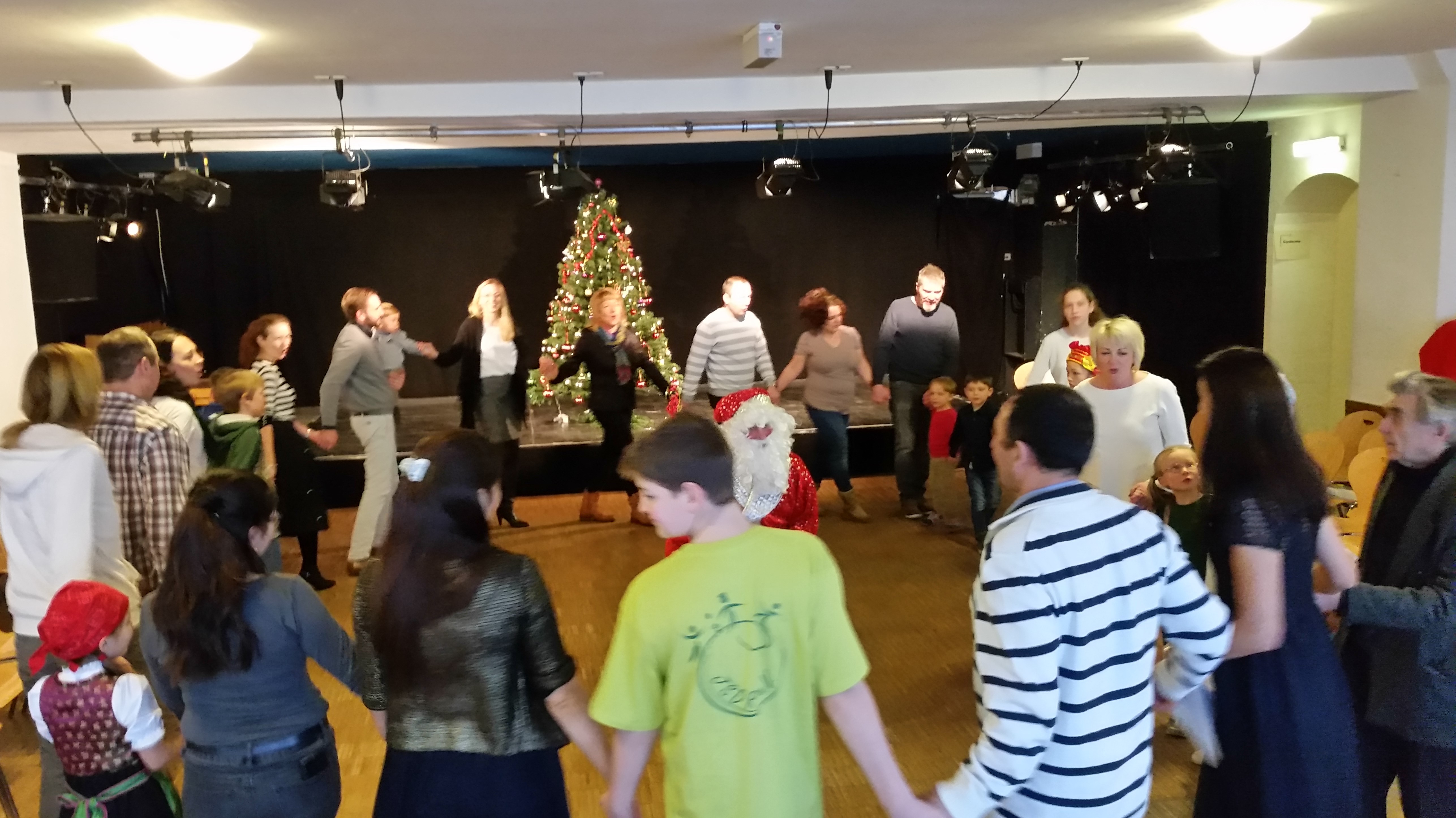 Familienweihnachtsfest für Groß und Klein